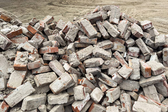 Heap of old bricks after a building demolition Κλειδαράς